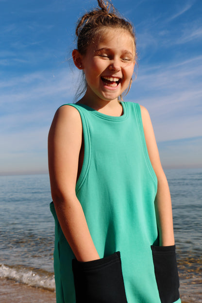Kids wearable towel dress with pockets in Jade colour